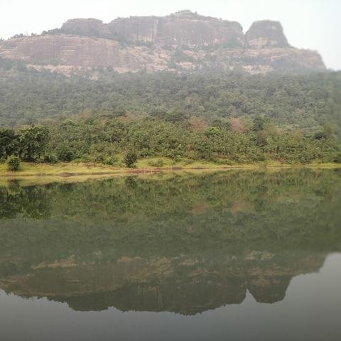 Kohoj Fort reflected in Shelte lake